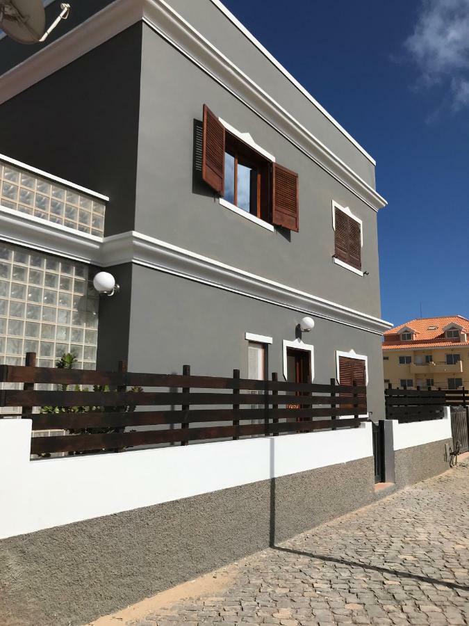 Blue Eagle Guesthouse - Casa De Hospedes Santa Maria Exterior photo